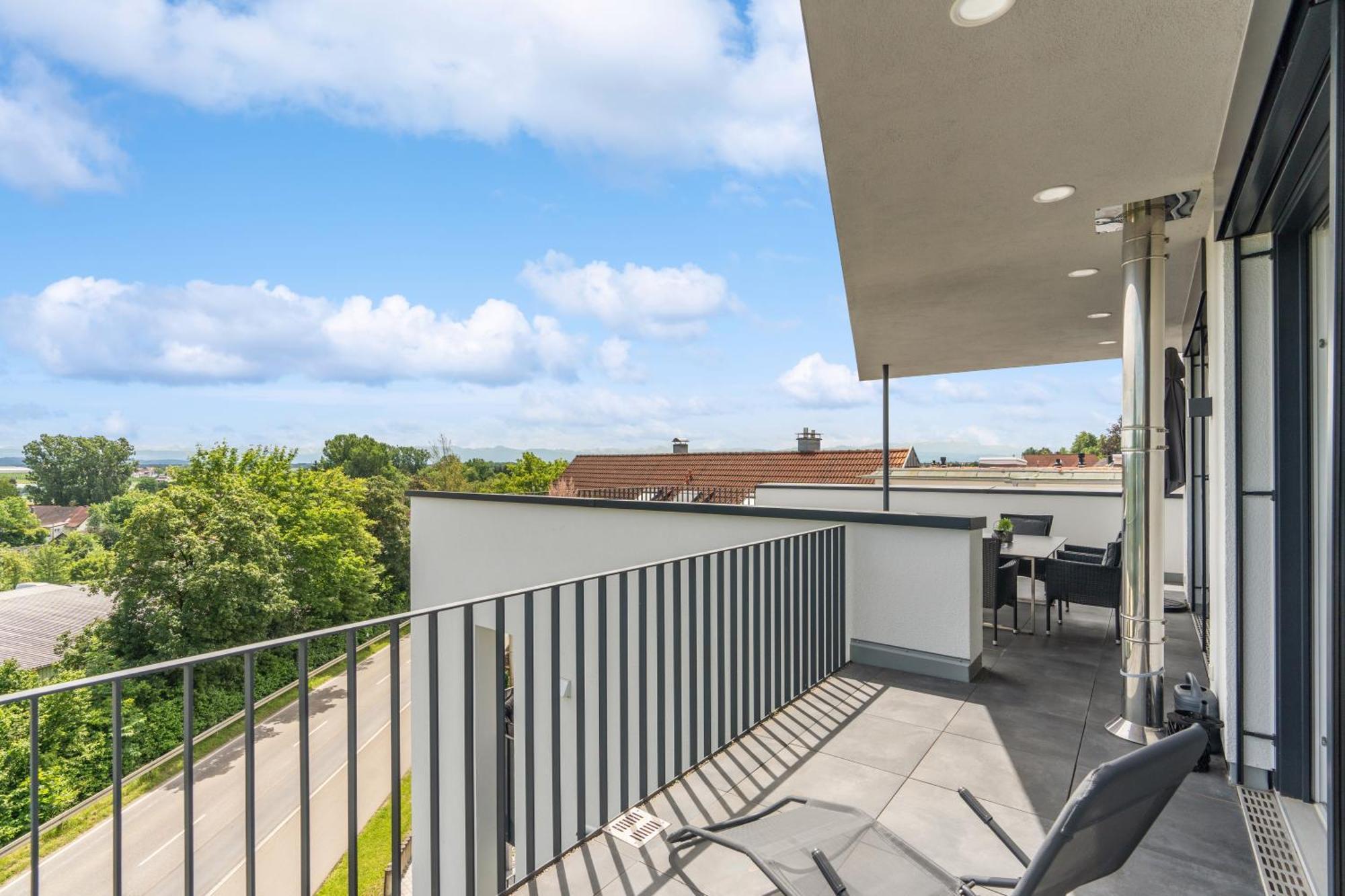 شقة Anytime - Penthouse Mit Terrasse Und Bergsicht FDH المظهر الخارجي الصورة